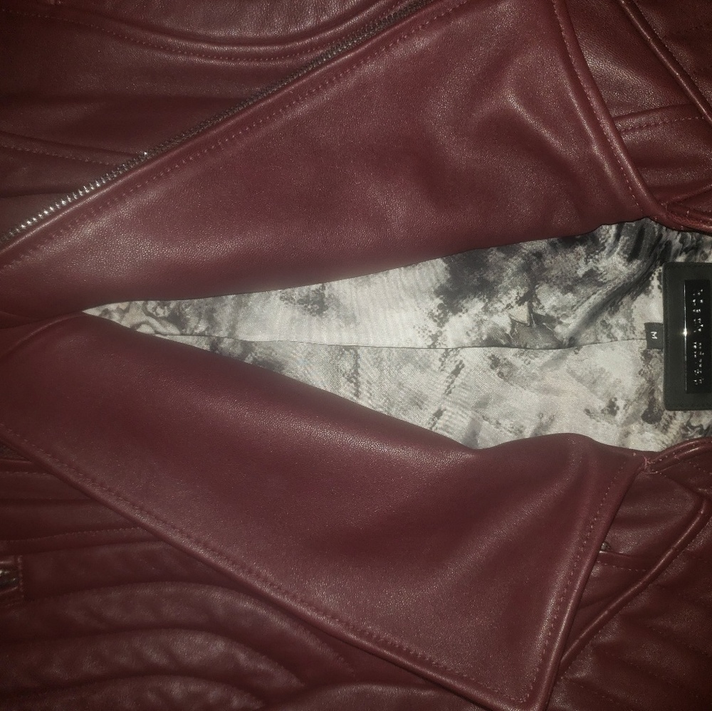 Leather jacket - Picture 2 of 3